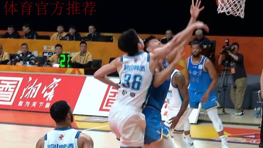 CBA俱乐部杯-北京首钢下半场哑火 青岛狂胜31分